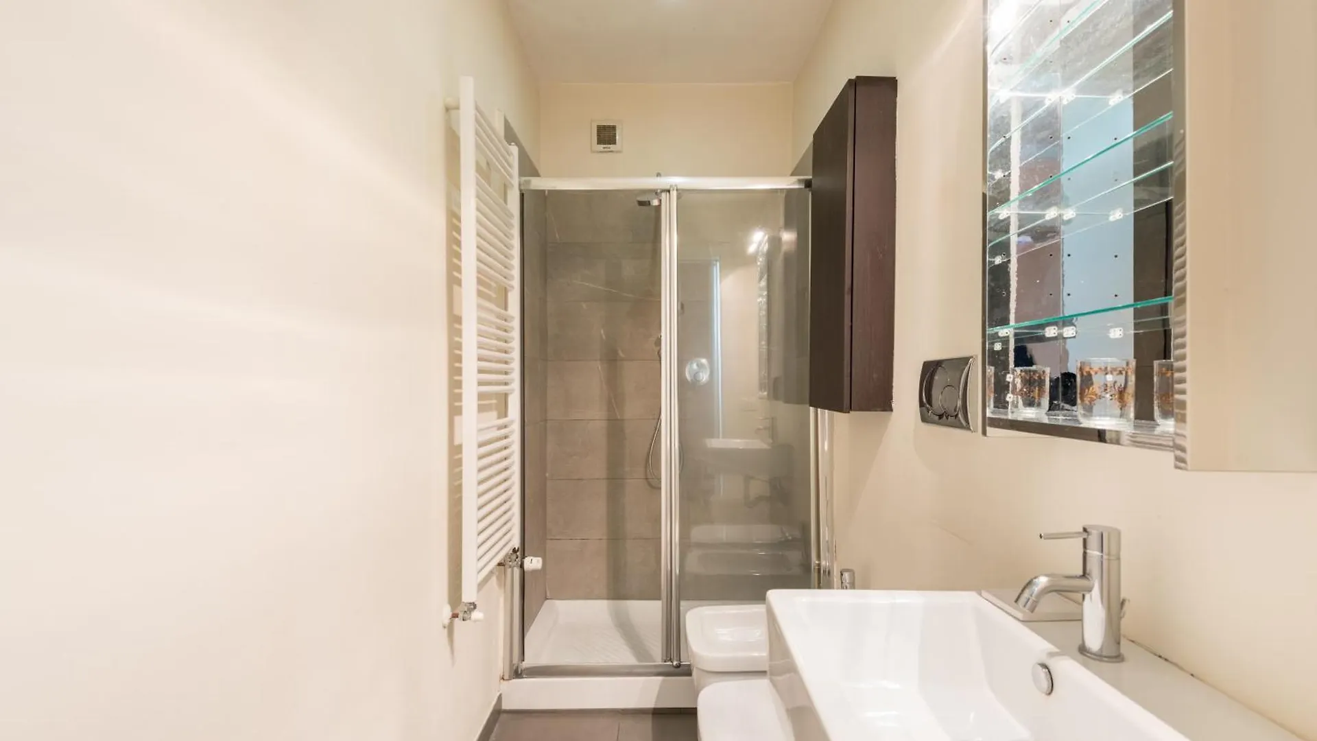 San Marco Luxury 3Br Apartment Florence