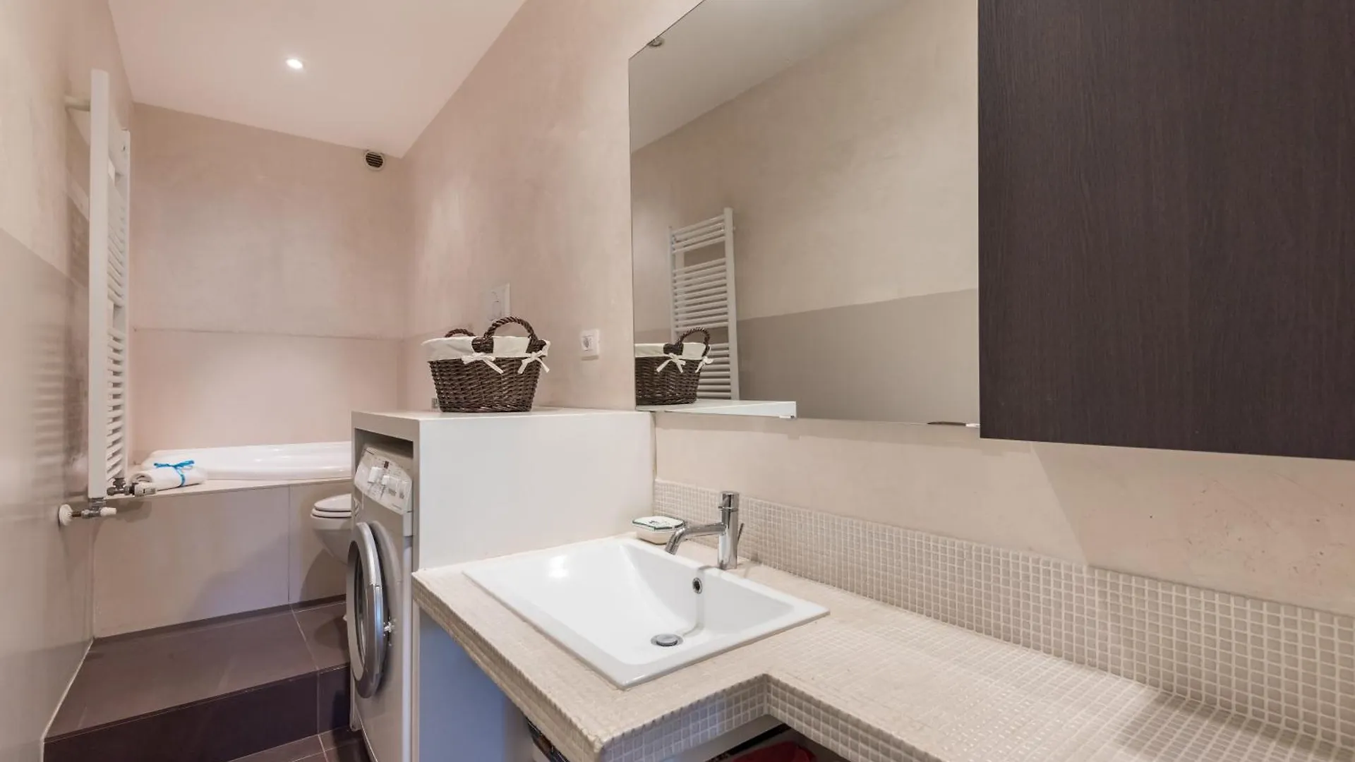 San Marco Luxury 3Br Apartment Florence